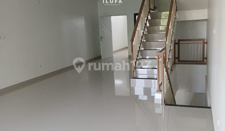 For Rent 3-Story Shop House in Mampang Duren Tiga, Strategic Location