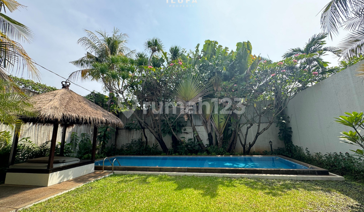 Disewakan Rumah Asri 5Br Lokasi Strategis Kemang 2