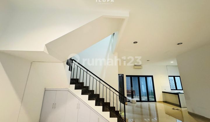 For Rent Modern 4br House in Kebayoran Baru Area