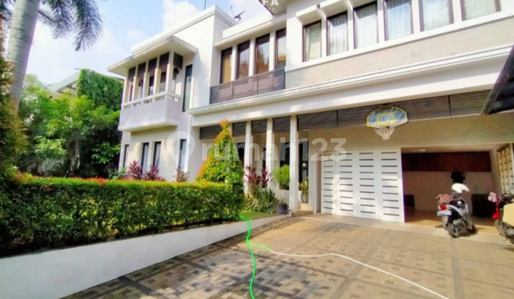 Dijual Rumah 6br Akses Jalan Besar Lokasi Strategis Kemang