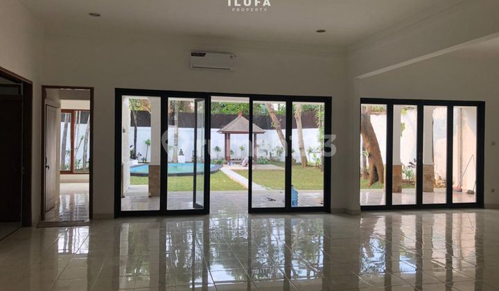 Disewakan Rumah Area Kemang Dalam Ada Pool Dan Garden Besar Disewakan Rumah Area Kemang Dalam Ada Pool Dan Garden Besar