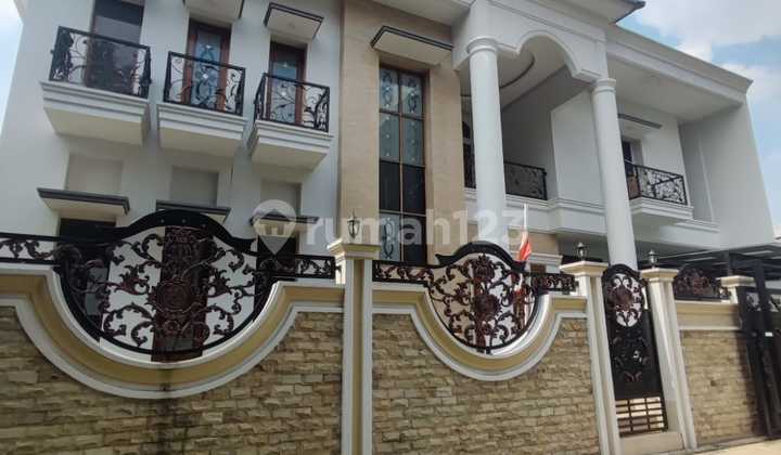 Rumah Mewah 3.Lantai Dkt Kos2an Binus.jakarta Barat 1