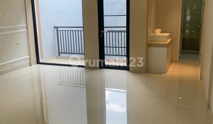 Rumah Brand New dengan Desaingmenarik Harga Murah 2,5 Lantai di Gading Griya Residence 2