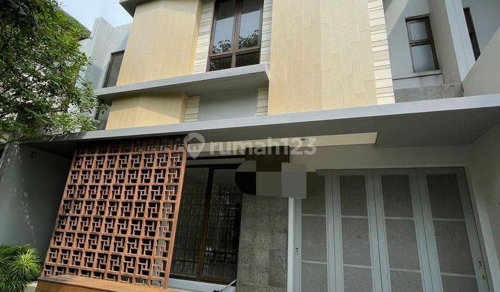 Rumah murah bagus minimalis 2 lantai di BSD cluster percia 1