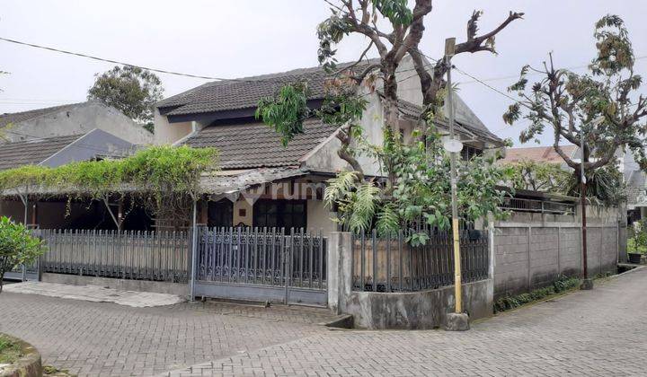 Dijual murah rumah asri hoek 2 lt di cimone karawaci Tangerang 1