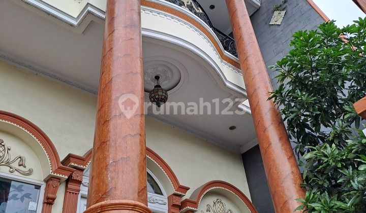 Rumah mewah3 lt harga Bu , murah di kelapa gading 