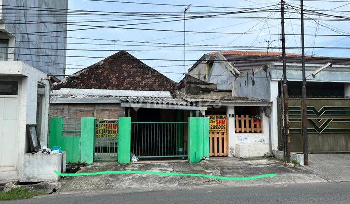 Rumah tua murah  SHM Timur di Padmosusatro 1