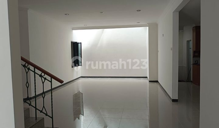 Nice house cheap price 2 floors in Kelapa Gading Kirana 2