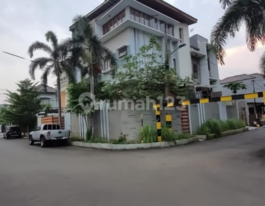 cheap sale 2 ready-to-occupy townhouses, 3 and 5 floors, in kelapa gading