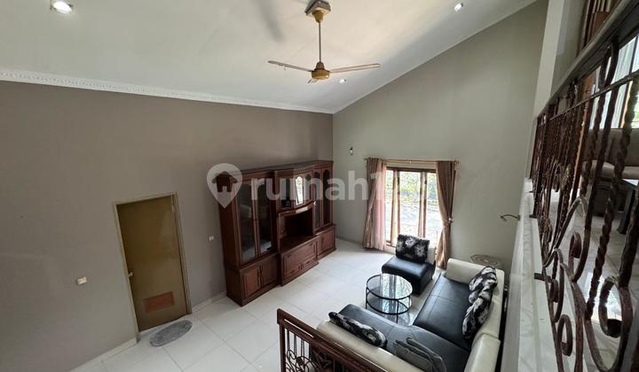 Dijual murah rumah mewah 2 lantai di puspita BSD Dijual murah rumah mewah 2 lantai di puspita BSD