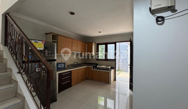 For sale: affordable luxury 2-story house in Puspita BSD. 2