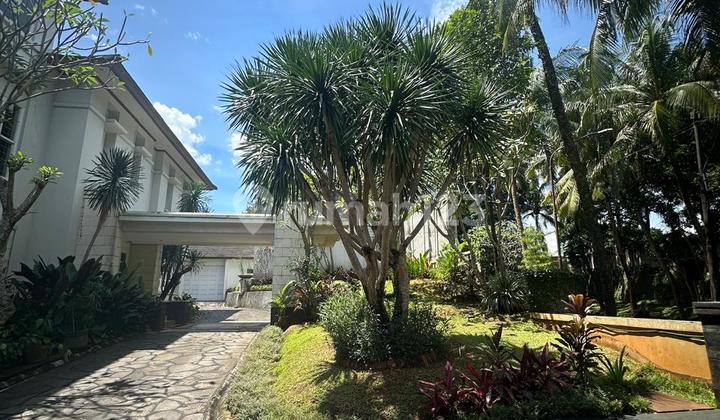 dijual murah rumah hook mewah 2 lantai ada kolam renang di Bintaro Park sektor 8