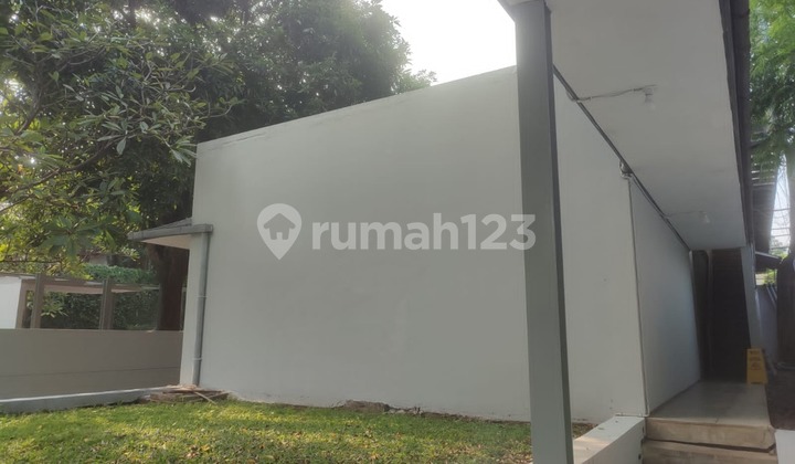 dijual murah dibawah harga NJOP gedung 3 lantai di mampang prapatan