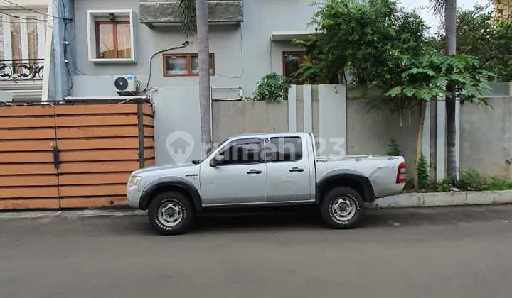 cheap sale 2 ready-to-occupy townhouses, 3 and 5 floors, in kelapa gading 2