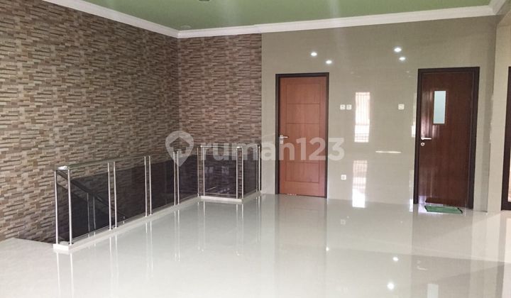 Dijual Cepat Rumah Bagus 2 Lantai Harga Murah di Buaran Jakarta Timur Dijual Cepat Rumah Bagus 2 Lantai Harga Murah di Buaran Jakarta Timur