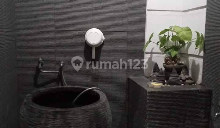 Dijual Cepat , Harga Murah Rumah 2 Lantai di Kelapa Gading