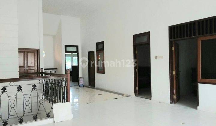 Jual Bu Banting Harga Rumah 2 Lantai di Raya Nginden Intan Surabaya 2