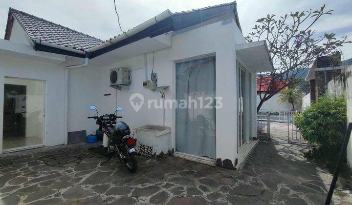 4-Bedroom Villa with Pool in Prime Senggigi Location 1