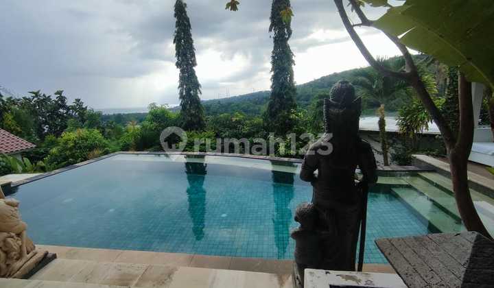 Luxurious Ocean-View Villa in Loco Hill, Senggigi, Lombok Luxurious Ocean-View Villa in Loco Hill, Senggigi, Lombok