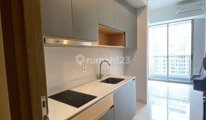 Disewakan cepat studio semifurnish Apartemen Taman Anggrek Residences 1