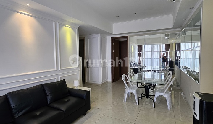 Disewakan 3+1 Bedroom Full Furnish Apartemen Taman Anggrek Residences 2
