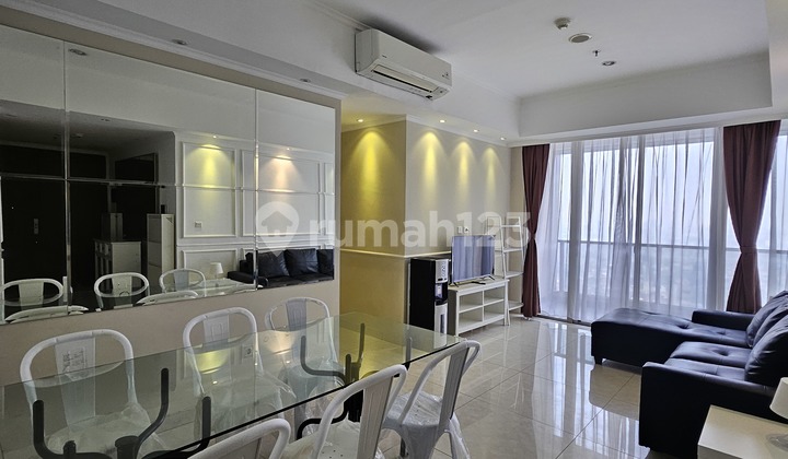 Disewakan 3+1 Bedroom Full Furnish Apartemen Taman Anggrek Residences