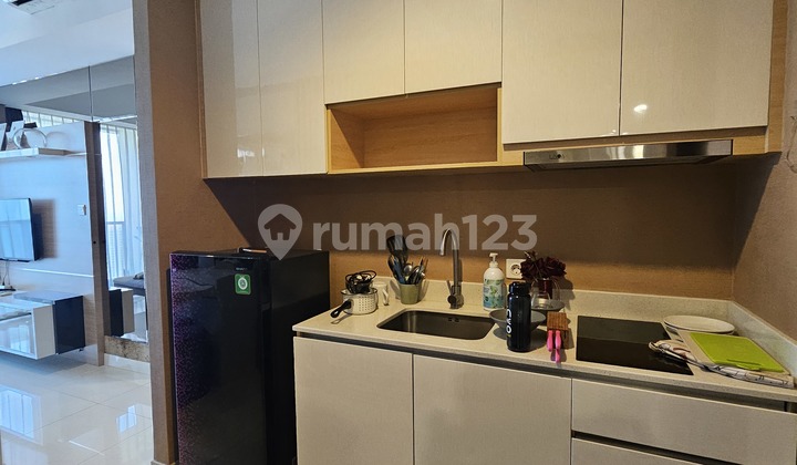 Disewakan 2 Bedroom Furnish Apartemen Taman Anggrek Residences 1