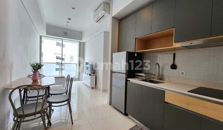 Disewakan 3 Bedroom Furnish Apartemen Taman Anggrek Residences