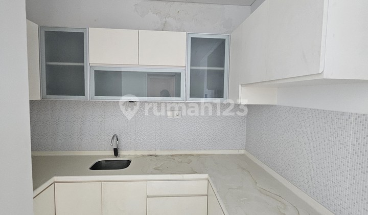 Disewakan 3+1 Bedroom Semifurnish Apartemen Grand Madison 2