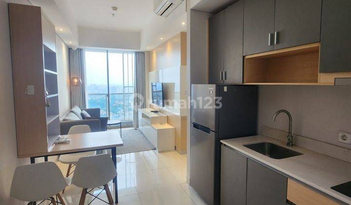 Disewakan 3 bedroom furnish apartemen taman anggrek residences 1