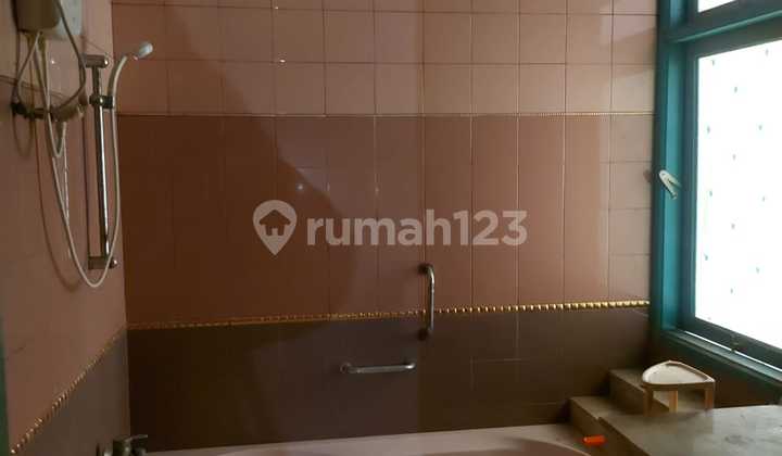 Rumah 2 Lantai di Green Ville, Jakarta Barat 2