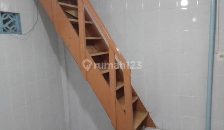 Rumah Kontrakan 2 Lantai Harga Terjangkau 2