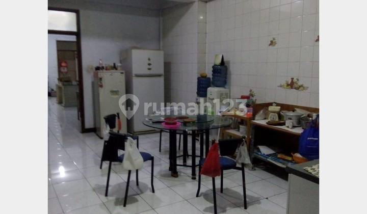For Rent: 2.5-Storey Shop House on Jl Suryakencana, Central Bogor 2