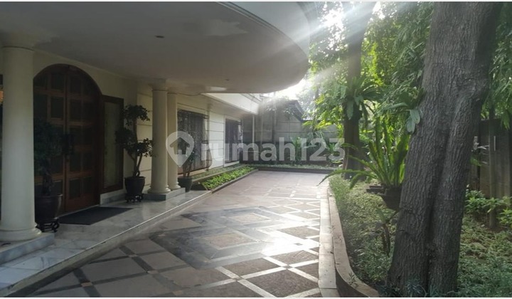 Dijual Rumah 2 lantai di Menteng Jakarta Pusat Dijual Rumah 2 lantai di Menteng Jakarta Pusat