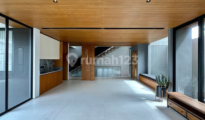 Bebas Banjir, Rumah, 3 Lantai, SHM, bisa KPR, 2