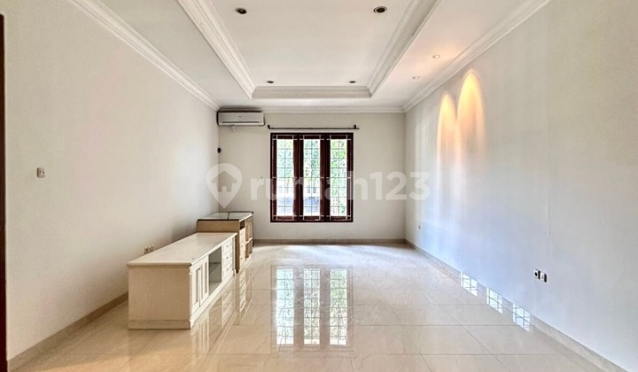 Rumah Bagus SHM di patra kuningan