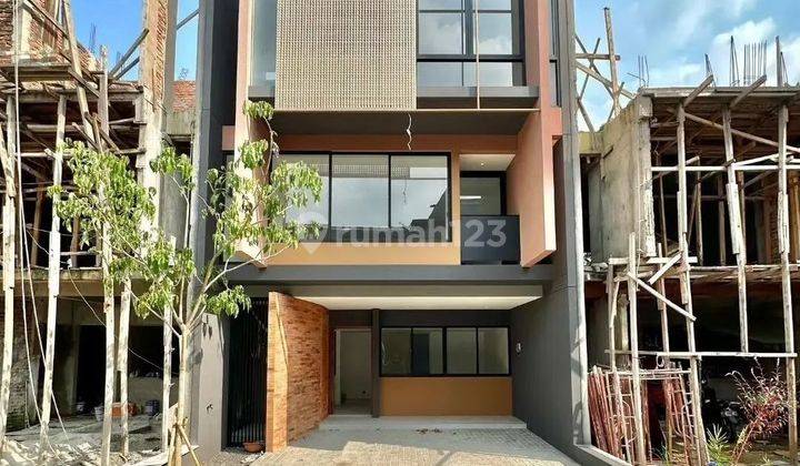 Rumah di KEMANG-AMPERA 3 Lantai SHM Bagus 1