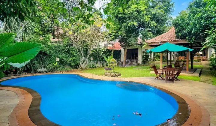 Rumah di RAGUNAN 2 Lantai SHM Bagus 2