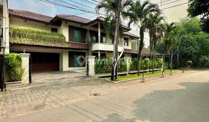 Rumah di Kebayoran lama 2 Lantai SHM Bagus 2