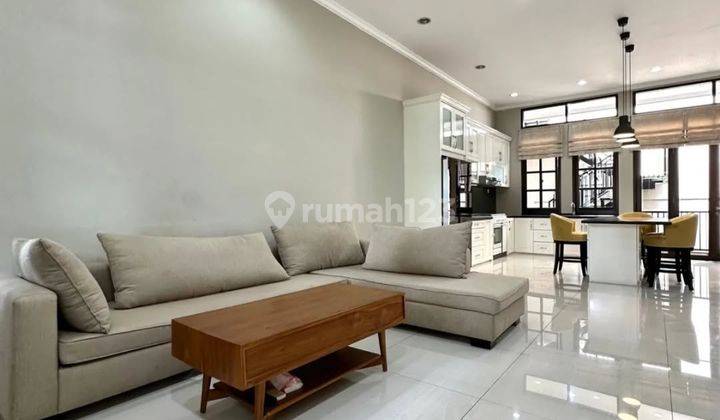 Rumah Semi Furnished Bagus SHM - Sertifikat Hak Milik di SENOPATI AREA , Senopati 2