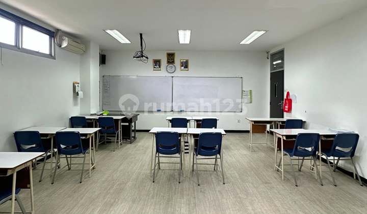 Ruang-Usaha di Kelapa Gading 4100.0 M² Semi Furnished SHM