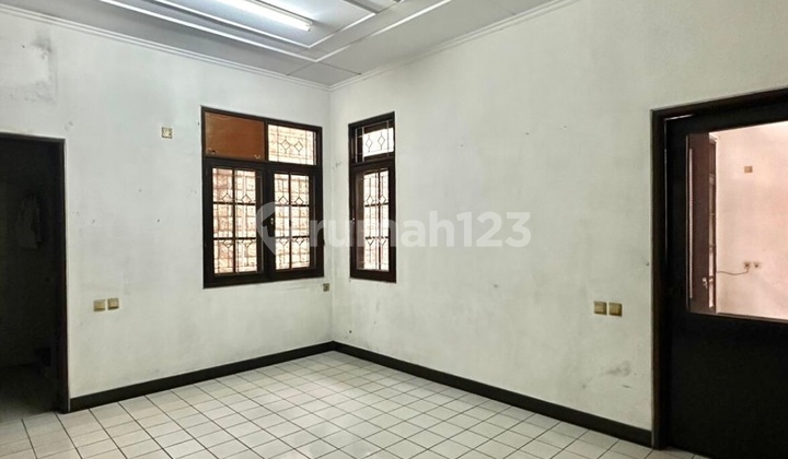 Bebas Banjir, Rumah, 2 Lantai, SHM, bisa KPR,