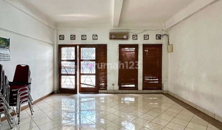 Ruang-Usaha di LEBAK BULUS , Lebak Bulus 358 m² Semi Furnished SHM - Sertifikat Hak Milik 2