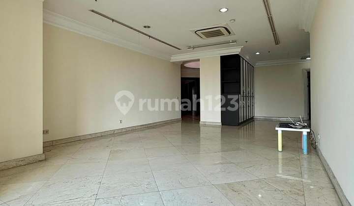 Apartemen 3 Kamar Tidur Semi Furnished Bagus 2