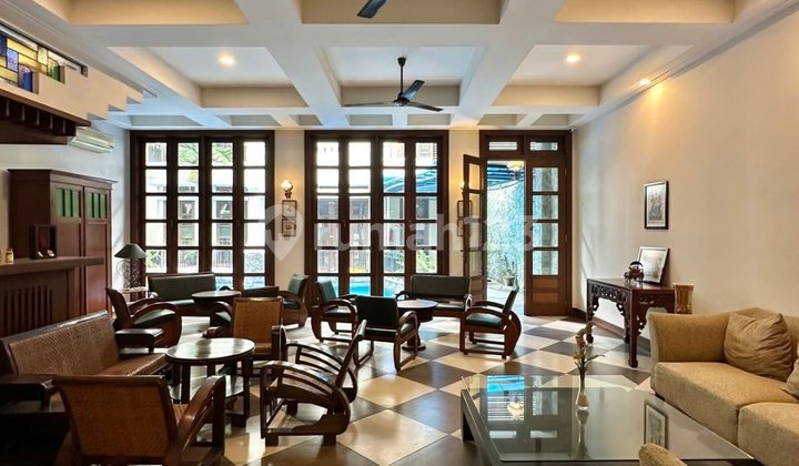 Rumah Bagus SHM di Menteng 2