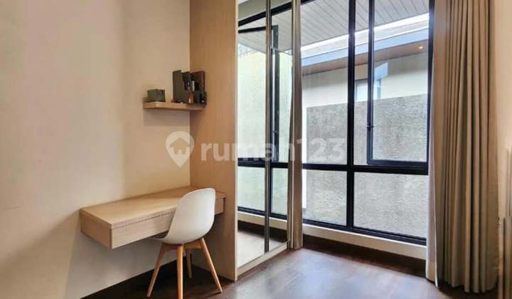 Bisa KPR, Rumah, 3 Lantai, SHM, Ada di Lingkungan Islami, 2