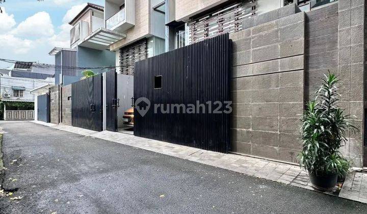 Rumah 3 Lantai Shm Bagus Selatan 2