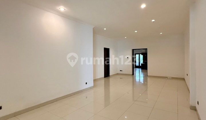 Rumah Bagus SHM di Menteng 2