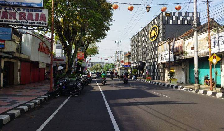 Rumah Dan Toko di Pecinan, Jl. Pemuda, Magelang. 2