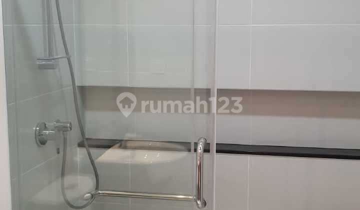 Rumah Golf Island PIK  New Disewakan Semi Furnished 